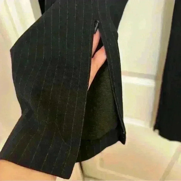 Theory leggings in striped black stretchy fabric with side zippers - Picture 3 of 8